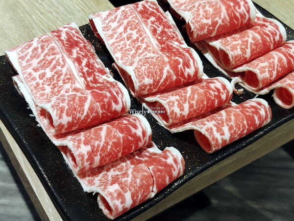 ▲▼宜蘭羅東半自助火鍋吃到飽「和口田鍋物」，主食配菜飲料冰品任享用。（圖／部落客WISELY提供）