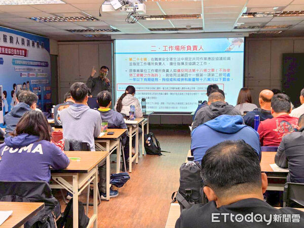 ▲台南市消防局與嘉南藥理大學合作辦理丙種職安主管訓練，共30名外勤幹部參與。（記者林東良翻攝，下同）