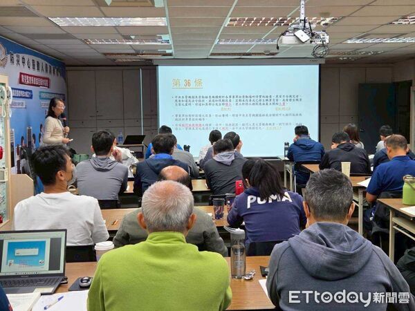 ▲台南市消防局與嘉南藥理大學合作辦理丙種職安主管訓練，共30名外勤幹部參與。（記者林東良翻攝，下同）