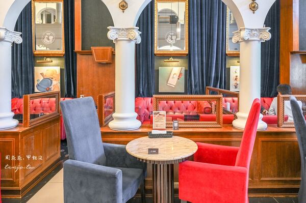 ▲▼內湖瑞光路不限時推薦！超美歐洲教堂圖書館咖啡廳「Moooon River Cafe&Books」。（圖／部落客周花花提供）