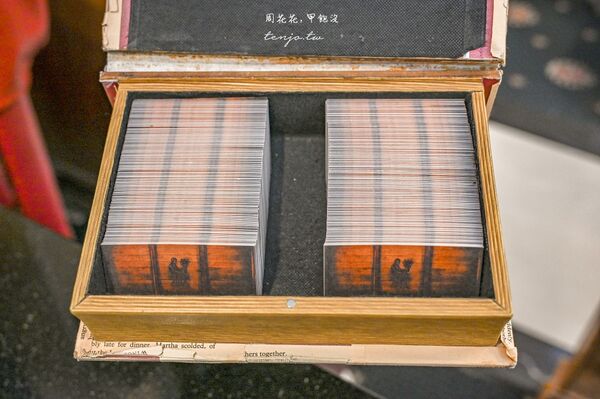 ▲▼內湖瑞光路不限時推薦！超美歐洲教堂圖書館咖啡廳「Moooon River Cafe&Books」。（圖／部落客周花花提供）