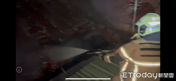 ▲高壓細水霧消防車於後壁三合院火警中迅速壓制火勢，成功避免延燒。（記者林東良翻攝，下同）