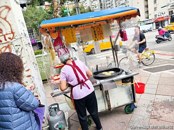 ▲▼台北排隊美食推薦「古亭佳味蘿蔔絲餅」必吃豆沙餅、酥香蘿蔔絲餅。（圖／部落客DARREN提供）