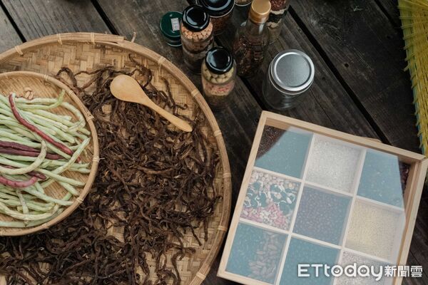 ▲月光下稻田腳印餐桌。（圖／縱管處提供下同）