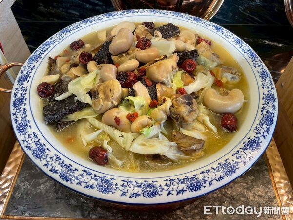 ▲極千葉冬季進補「麻油雞羊肉爐無限供應」　再加碼麝香葡萄吃到飽。（圖／千葉集團提供）