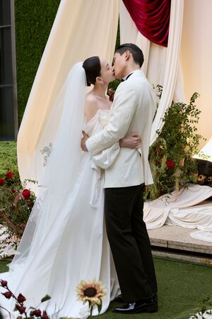 ▲林映唯與交往三年的男友Richard步入禮堂，正式成為夫妻。（圖／自由試娛樂提供）