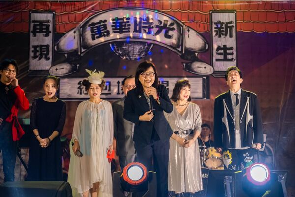 ▲副市長林奕華(中)親臨欣賞演出。（圖／台北市演藝工會提供）