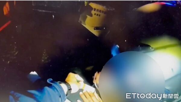 ▲▼             毒品唾液快篩上路首日，嘉義市晚間就查獲一起機車騎士毒駕。（圖／記者翁伊森翻攝，下同）