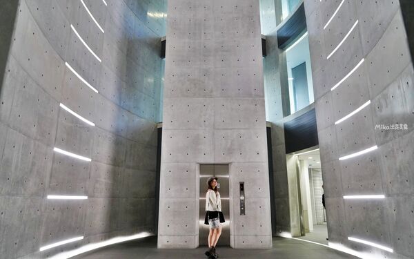 ▲▼日本山陽「岡山信用金庫」由世界知名建築師安藤忠雄設計，現代簡約時尚，免費參觀還有專人導覽。（圖／部落客Mika提供）