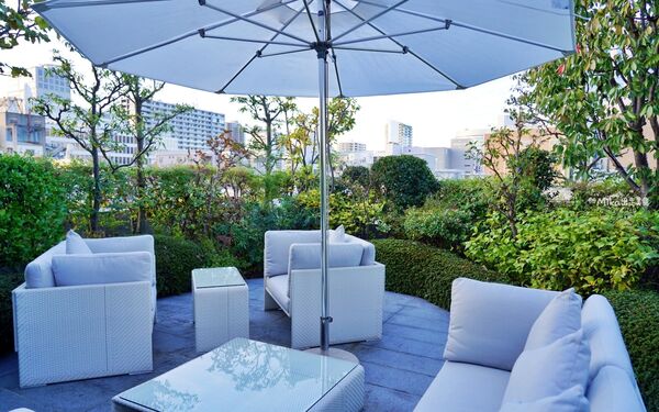 ▲▼日本山陽「岡山信用金庫」由世界知名建築師安藤忠雄設計，現代簡約時尚，免費參觀還有專人導覽。（圖／部落客Mika提供）