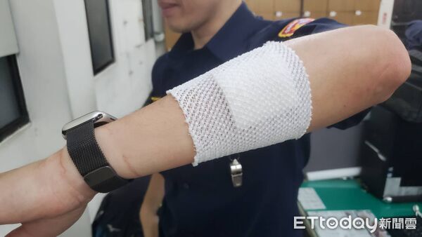 ▲▼2男深夜喝醉爭吵擾人，員警左手臂遭啤酒杯砸中。（圖／民眾提供，下同）