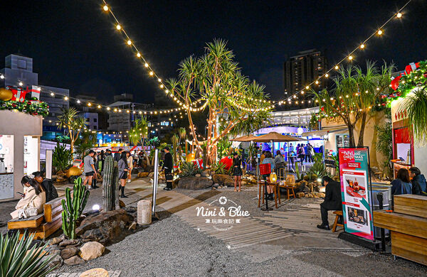 ▲▼「2025勤美草悟聖誕村」40萬顆燈泡點亮的光之道再次回歸，加碼7米耶誕樹。（圖／部落客NINI AND BLUE提供）