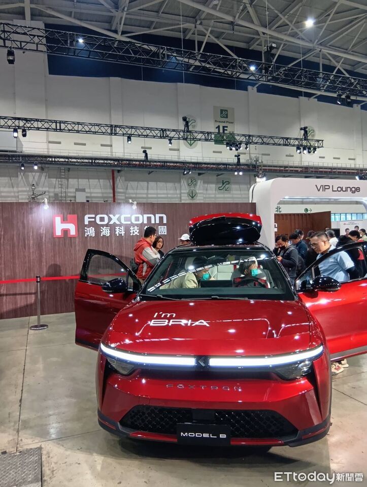 ▲鴻華先進於鴻海科技日展出全新的Foxtron Bria。（圖／民眾提供）