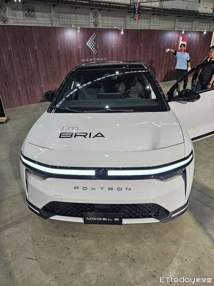 ▲鴻華先進於鴻海科技日展出全新的Foxtron Bria。（圖／民眾提供）