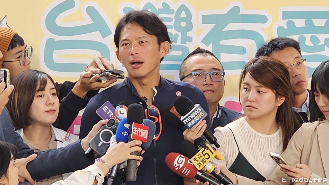 李四川民調領先參選新北蓄勢待發　黃國昌：盼有機會跟川伯請益