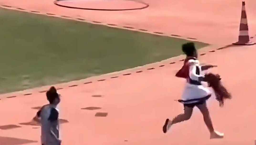 穿裙子跑第一名！陸男學生「違反體育精神」成績遭取消