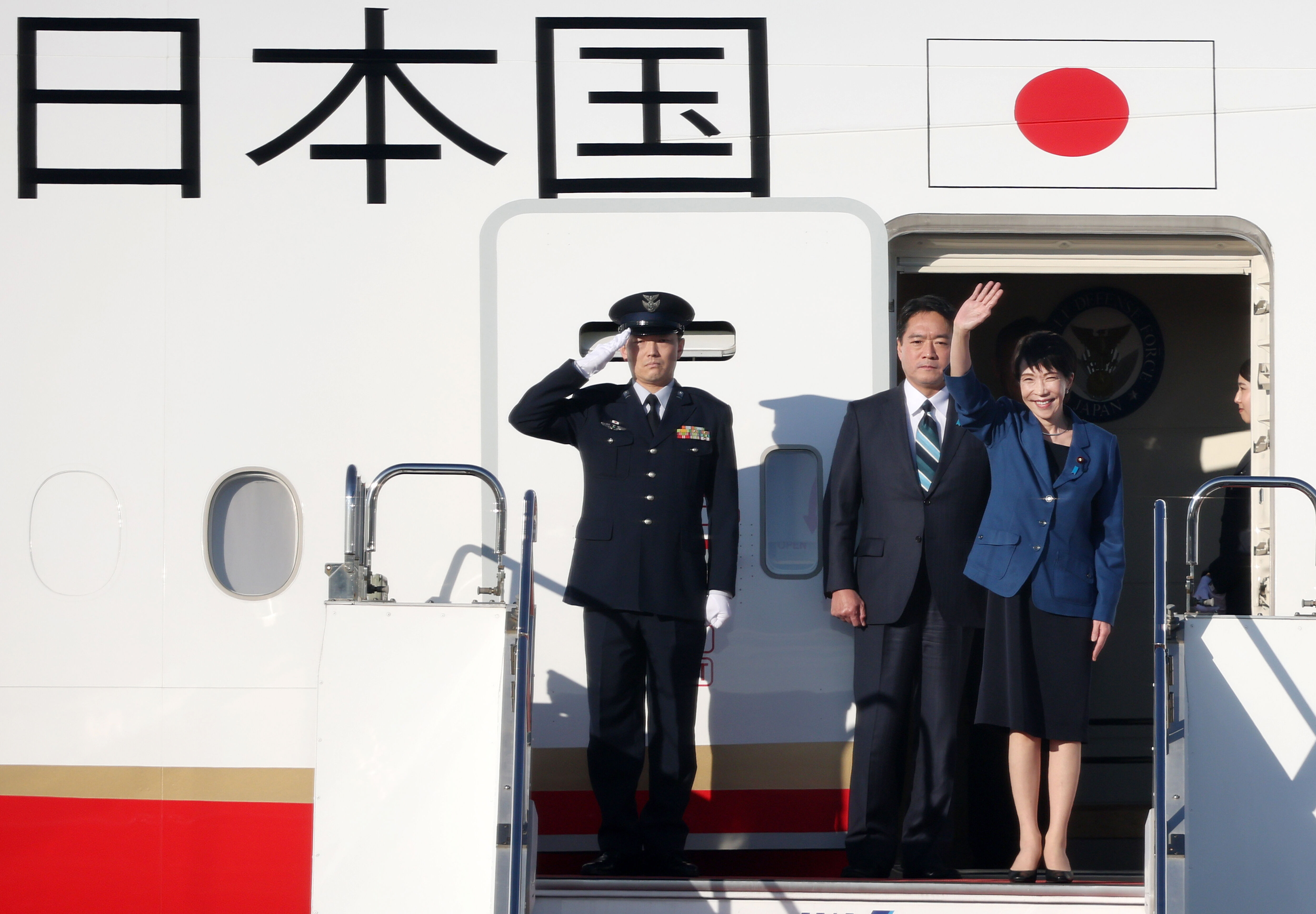 ▲▼日本首相高市早苗21日從東京羽田機場搭乘專機,飛往南非出席G20峰會。(圖/達志影像/美聯社)