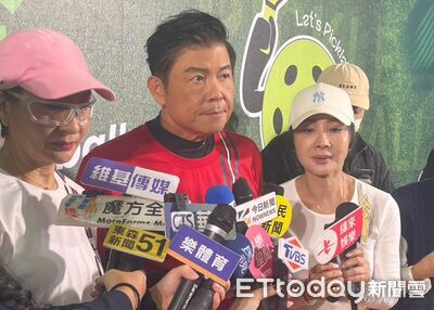 胡瓜誤觸籃籃胸部惹議! 陳美鳳出面緩頰:把她當女兒一樣