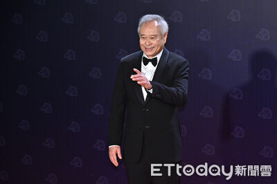 金馬獎／李安登紅毯被攝影機嚇一跳！　親切打招呼：回台都有收穫