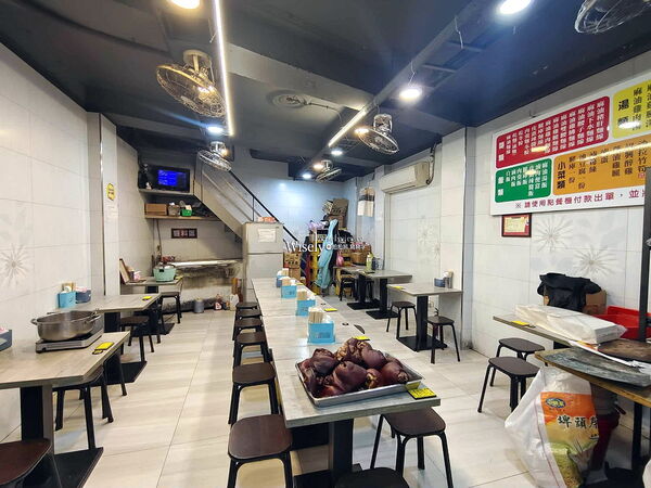 ▲▼永和樂華夜市小吃「嘉味仙麻油雞腿庫飯」，捷運永安市場站宵夜老店。（圖／部落客WISELY提供）