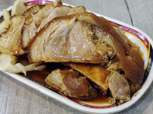 ▲▼永和樂華夜市小吃「嘉味仙麻油雞腿庫飯」，捷運永安市場站宵夜老店。（圖／部落客WISELY提供）