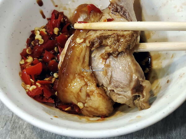 ▲▼永和樂華夜市小吃「嘉味仙麻油雞腿庫飯」，捷運永安市場站宵夜老店。（圖／部落客WISELY提供）