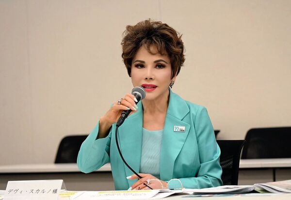 黛薇夫人呼籲日本社會「團結一心、一起戰鬥」，即便會付出經濟代價，也應堅持應對中國壓力。（翻攝自dewisukarnoofficial IG）