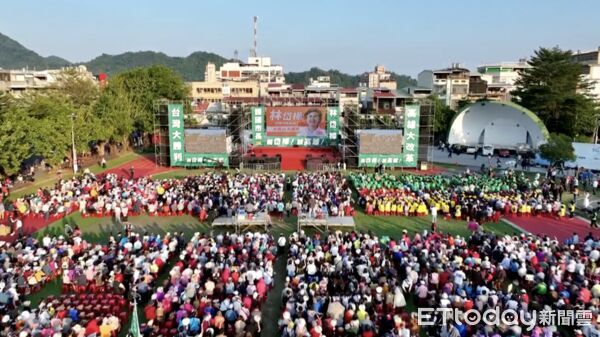 ▲▼民進黨高雄市長初選參選人林岱樺於旗山公共體育場舉辦造勢會。（圖／記者許宥孺翻攝）