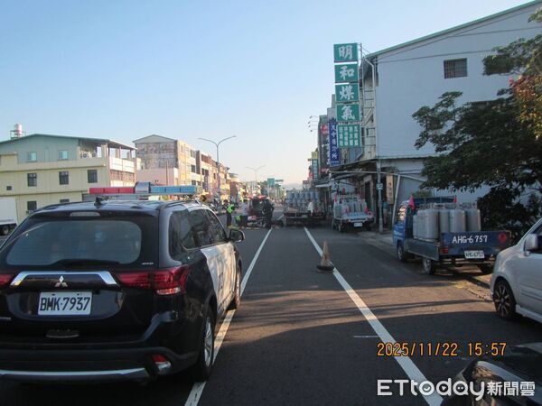 ▲▼霧峰驚傳機車自撞，1人頭部嚴重撕裂傷命危送醫         。（圖／民眾提供）