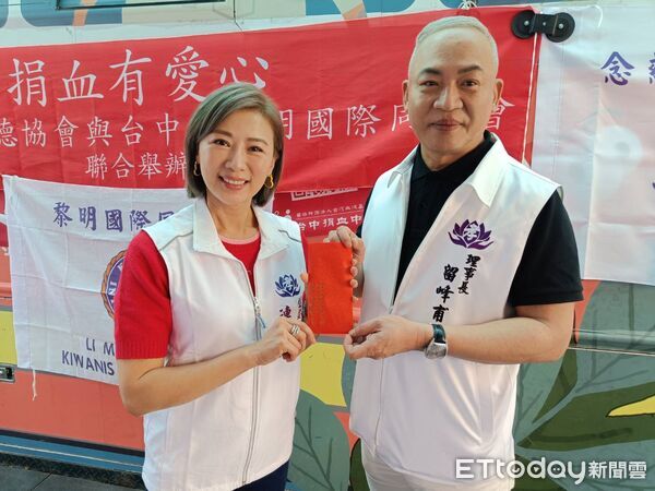 ▲創會會長留峰甫與公益大使連靜雯一同號召民眾捐血。（圖／記者游瓊華翻攝）