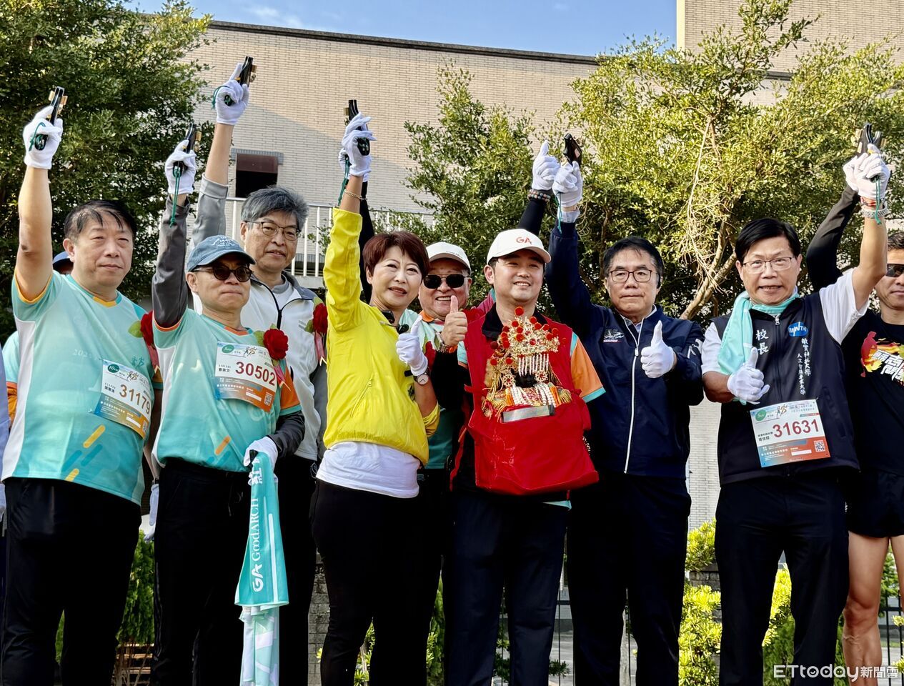 紅崴半程馬嘉年華開跑！破千跑者湧入　黃偉哲：運動＋觀光更健康