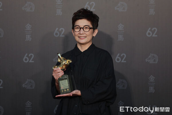 ▲▼ 金馬62頒獎典禮 後臺得獎感言-最佳紀錄短片 她的碎片-許慧如 。（圖／記者黃克翔攝）