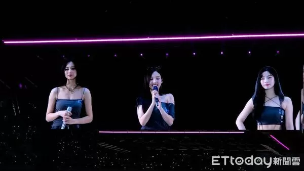 ▲▼TWICE唱〈日不落〉。（圖／讀者提供）