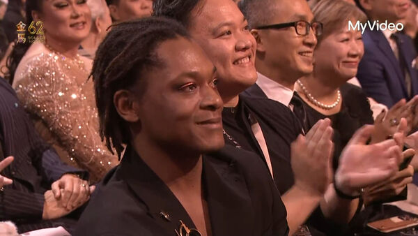 ▲金馬62典禮，最佳導演得獎者，李駿碩／《眾生相》。