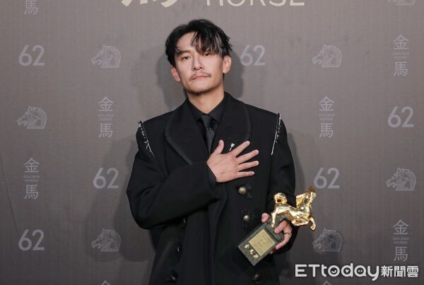 ▲▼金馬62頒獎典禮 後臺得獎感言最佳男主角-張震。（圖／記者周宸亘攝）