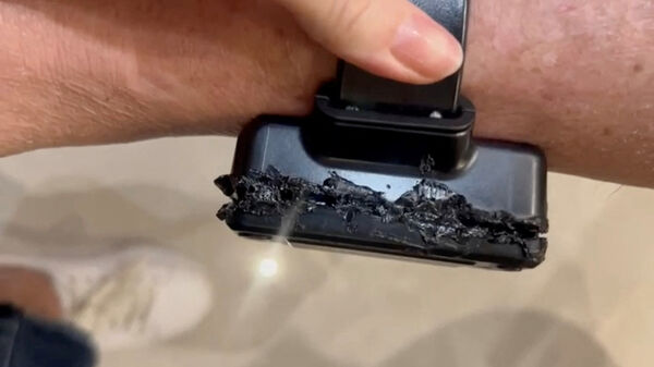 ▲▼巴西前總統波索納洛（Jair Bolsonaro）自行破壞電子腳鐐。（圖／路透）