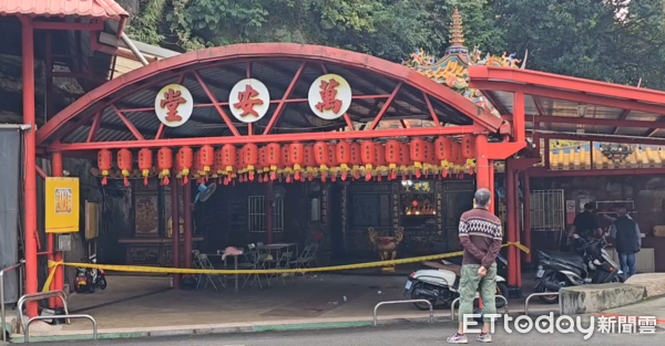 ▲▼基隆宮廟萬安堂氣爆，老翁臟器外露搶救中。（圖／記者郭世賢翻攝）