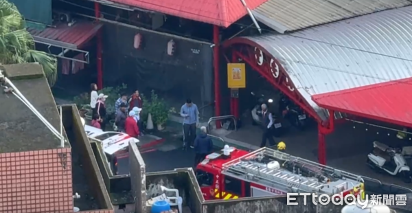 ▲▼基隆宮廟萬安堂氣爆，老翁臟器外露搶救中。（圖／記者郭世賢翻攝）