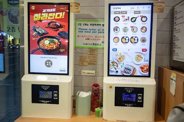 ▲▼金家紫菜包飯明洞站店。（圖／部落客美熊提供）