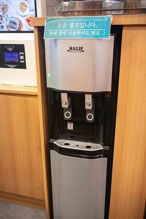 ▲▼金家紫菜包飯明洞站店。（圖／部落客美熊提供）