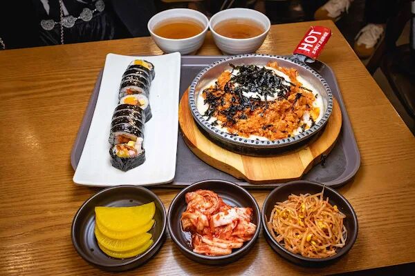 ▲▼金家紫菜包飯明洞站店。（圖／部落客美熊提供）