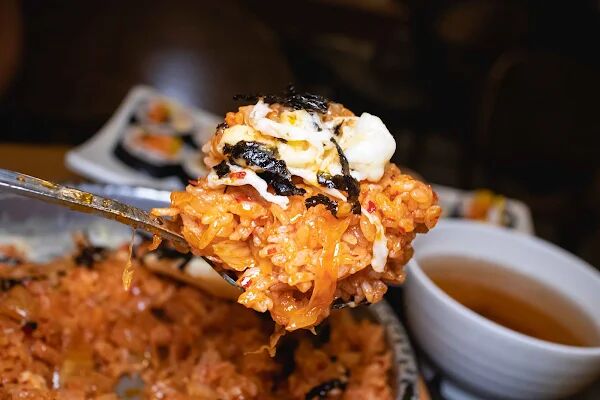 ▲▼金家紫菜包飯明洞站店。（圖／部落客美熊提供）