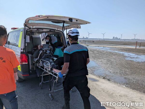 ▲▼        彰化傳2釣客落海1人命危、1人等待空總救援     。（圖／記者唐詠絮翻攝）