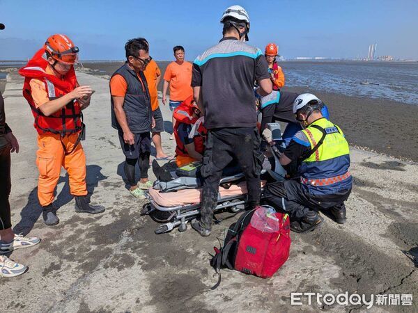 ▲▼        彰化傳2釣客落海1人命危、1人等待空總救援     。（圖／記者唐詠絮翻攝）
