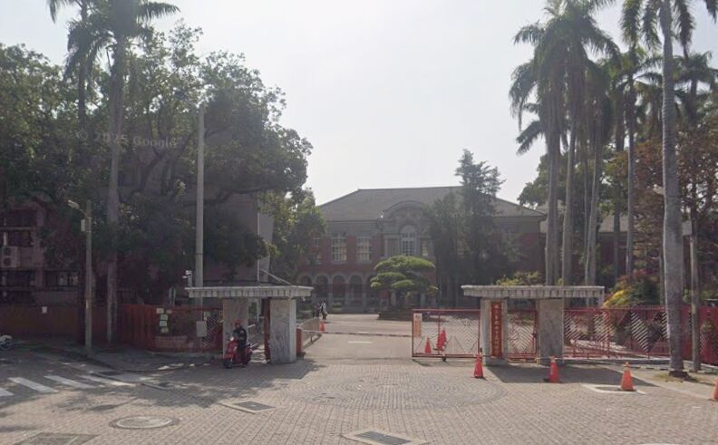 「竹筷戳屁眼」女校上課舉例性侵　老師遭控性騷！法官撤銷處分