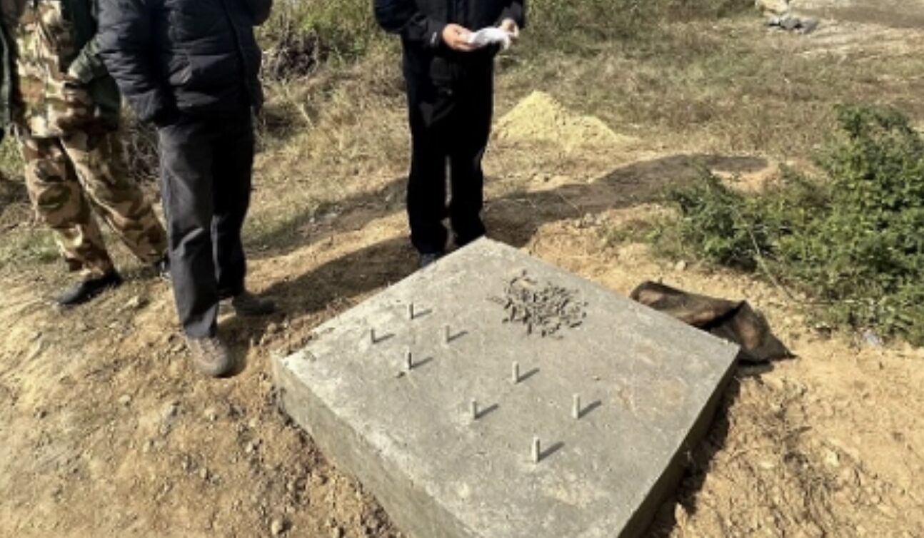 ▲江西民眾垂釣拉起108發子彈，還以為是大魚。（圖／翻攝極目新聞）