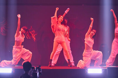 孫淑媚激辣戰袍掀暴動！　化身「台版Jennie」嗨跳粉全瘋了