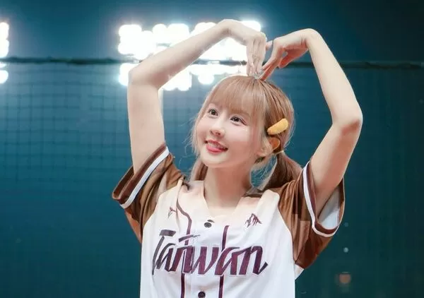 ▲▼樂天女孩崔荷潾。（圖／樂天桃猿提供）