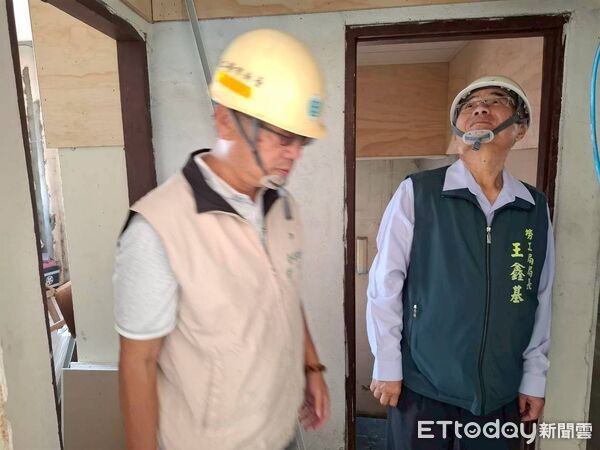 ▲台南做工行善團接力修繕弱勢家庭，讓寒冬不再冰冷。（圖／記者林東良翻攝，下同）