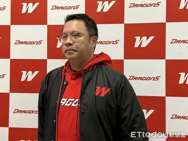 ▲味全龍領隊丁仲緯。（圖／記者楊舒帆攝）